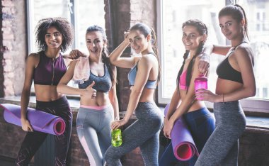 Grup yoga eğitimi