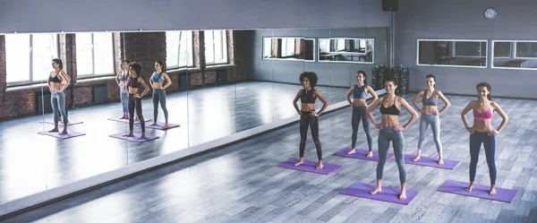Group yoga training — Stock Photo, Image