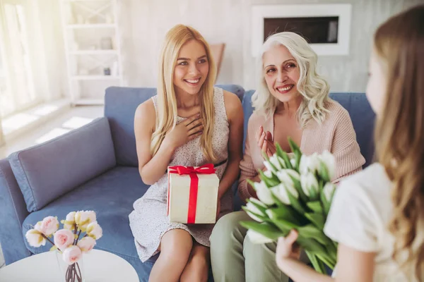 Daughter, mother and grandmother at home — Stock Photo, Image