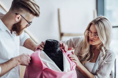 Moda tasarımcıları birkaç