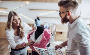 Moda tasarımcıları birkaç