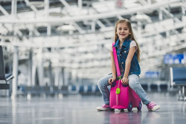 Menina no aeroporto — Fotografia de Stock