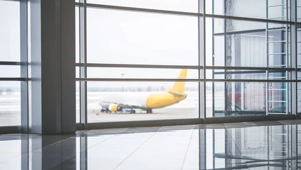 Light Modern Airport Interior Panoramic Windows Airport Terminal View Aircraft — Stock Photo, Image