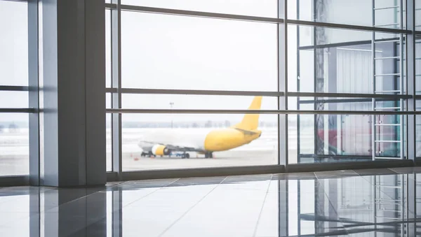 Világos Modern Airport Belső Repülőtér Terminál Repülőgépen Néző Panorámás Ablakokkal — Stock Fotó