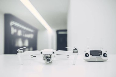 Modern cihazlarla quadcopter mağaza