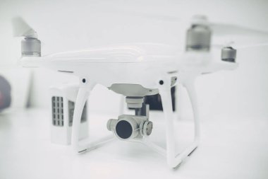 Modern cihazlarla quadcopter mağaza