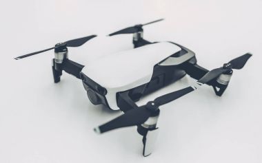 Modern cihazlarla quadcopter mağaza