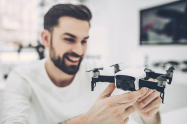 Adam quadcopter mağaza