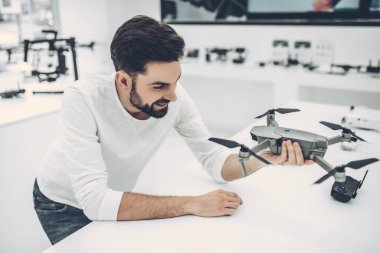 Adam quadcopter mağaza