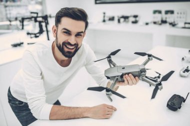 Adam quadcopter mağaza