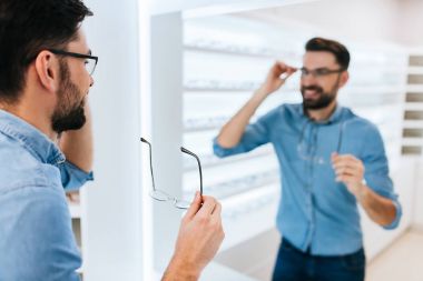 Hastada göz hastalıkları Kliniği
