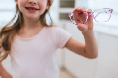 Göz hastalıkları Kliniği, küçük kız