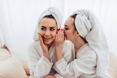 Spa salonda genç kadın