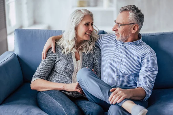 Senior couple at home — Stock Photo, Image