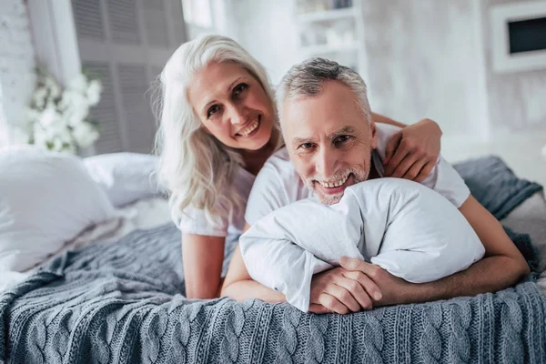 Senior couple at home — Stock Photo, Image