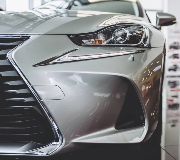 New car in showroom — Stock Photo, Image