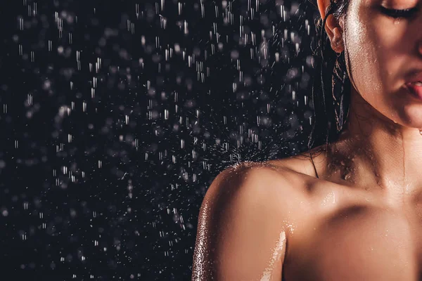Zuhanyzó nő — Stock Fotó