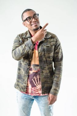  Siyah adam yukarı dönük