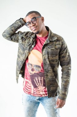  Baş taraftan kararsız erkekle