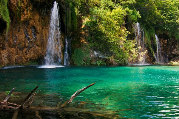 Cachoeiras no Parque Nacional Plitvice Lagos — Fotografia de Stock