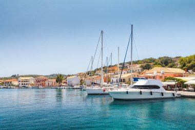 Gaios bağlantı noktası Paxos adada Yelkenliler.