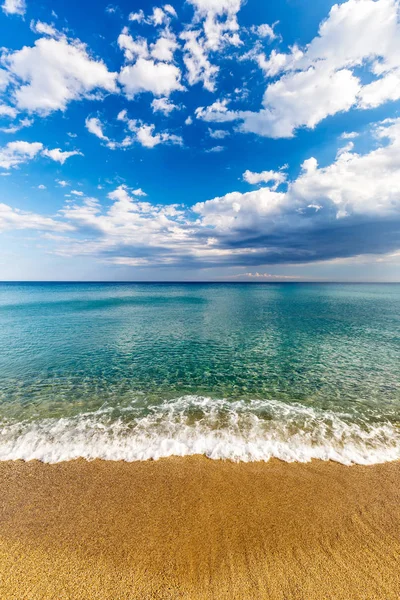 Mar turquesa calma . — Foto de Stock