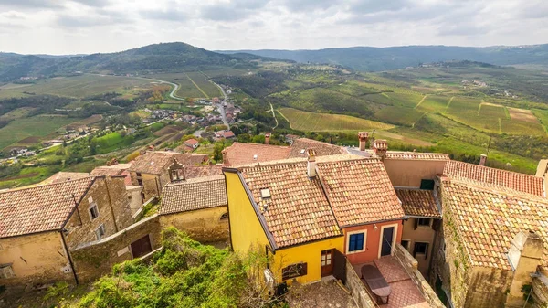 Vieille ville méditerranéenne Motovun . — Photo