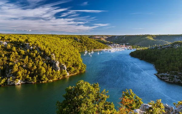 O golfo no Parque Nacional Krka na Croácia . — Fotografia de Stock