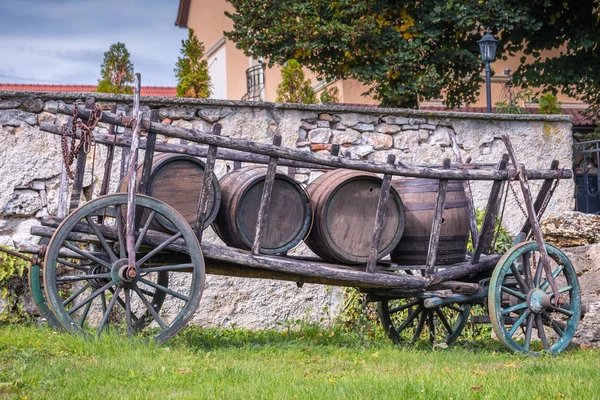 Wooden horse carriage. — Stock Photo, Image