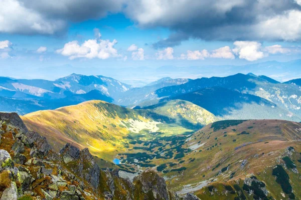 Vista do cume do Parque Nacional Low Tatras, na Eslováquia — Fotografia de Stock