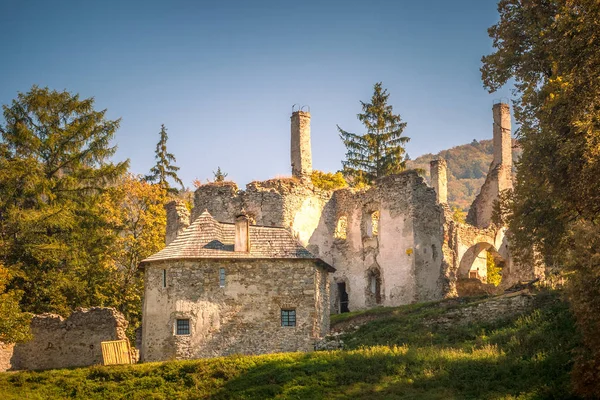 Ruins of Sklabina castle, Slovakia. — Stock Photo, Image