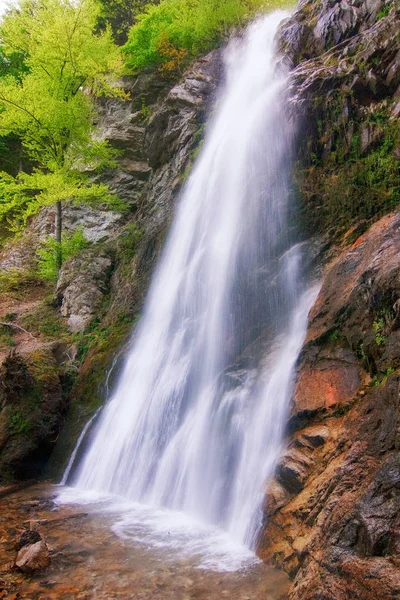 La possente cascata di Sutovo in Slovacchia . — Foto Stock