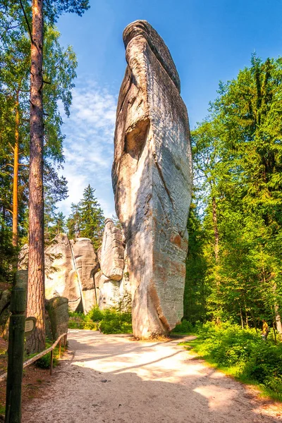 Adrszpach - Ulusal doğa rezerv kayalık şehirde. — Stok fotoğraf