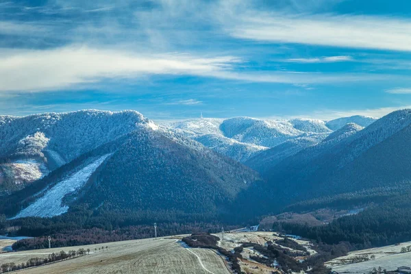 Nevado paisaje de invierno . — Foto de Stock