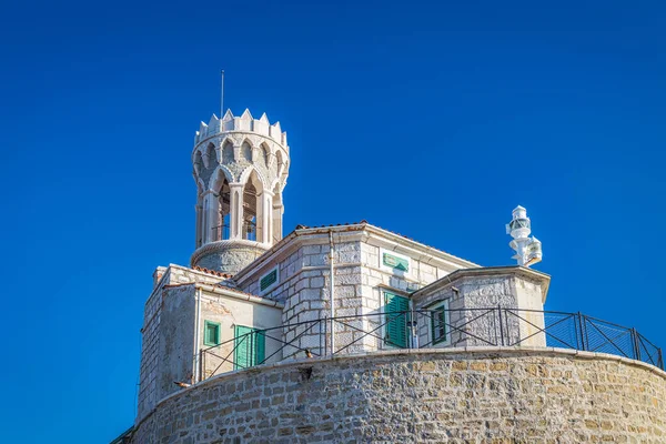 Adriyatik Denizi Ndeki Piran Kasabasındaki Deniz Feneri Slovenya Avrupa Nın — Stok fotoğraf