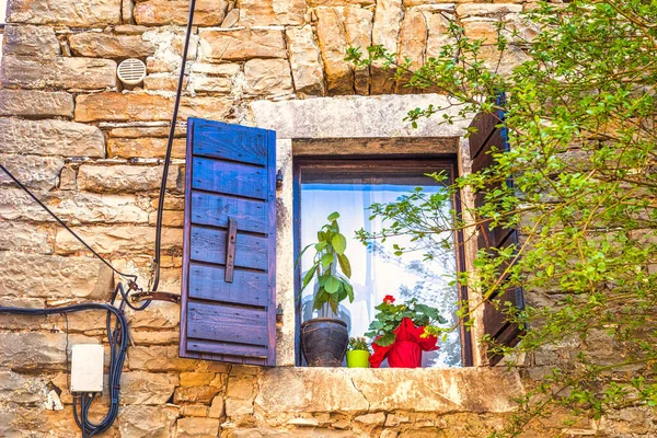 Steinfassade Mit Fenster Eines Antiken Hauses Das Dorf Groznjan Auf — Stockfoto