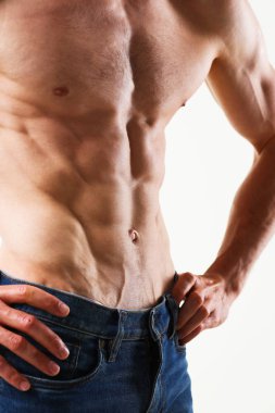 Güçlü erkekler basın sayesinde diyet ve sürekli eğitim