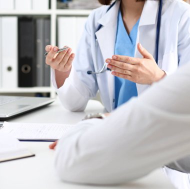 Eller endişe doktor hasta ile sorun tartışmak