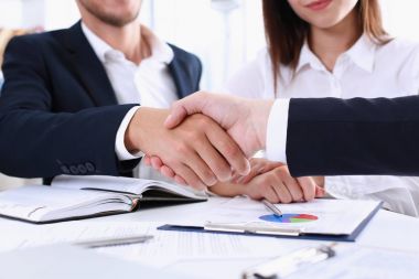 Grup iş halklar olarak ofis portre Merhaba el sallamak