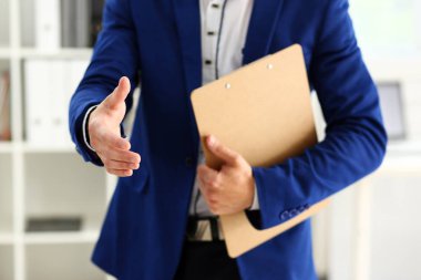 İşadamı teklif Merhaba ofis olarak titremeye el