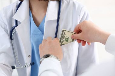 Yüz dolar bankn sürü kadın ecza doktor