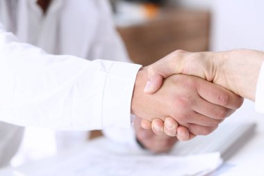 Doktor hasta Office ile Merhaba, gibi el sallamak