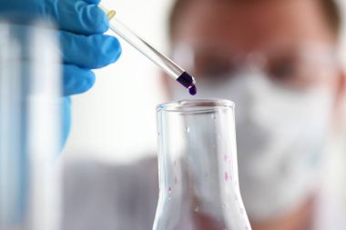 Örnekleri insanlardan ayırdığınız için laboratuvar uzmanı