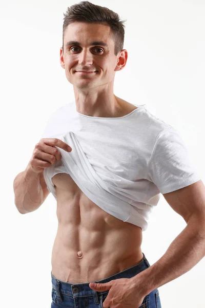 Fuerte prensa de hombres gracias a la dieta y el entrenamiento constante —  Fotos de Stock