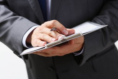 Erkek el holding gümüş kalem