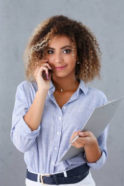 Güzel siyah kadın portre.