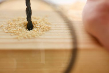 Burgu matkap delik ahşap bar yapmak