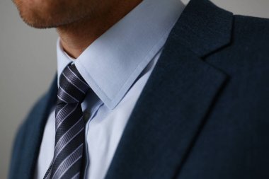 Gömlek takım elbise iş tarzı adam moda salonu üzerinde kravat