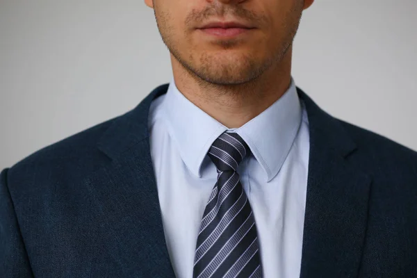 Krawat na koszuli garnitur firma stylu mężczyzna moda sklep — Zdjęcie stockowe