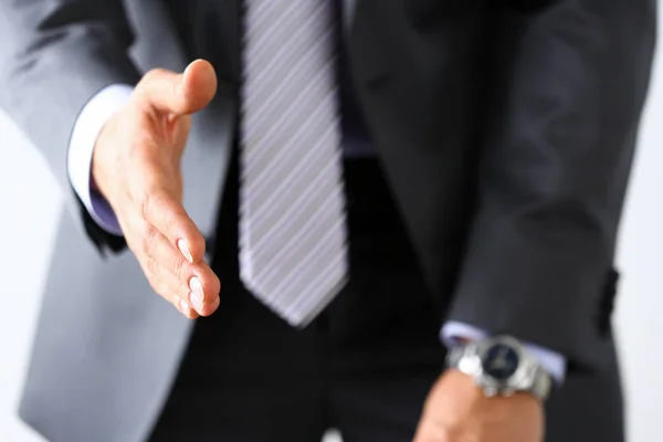 Férfi öltöny és a nyakkendő Adj kezet-mint hello hivatalban — Stock Fotó
